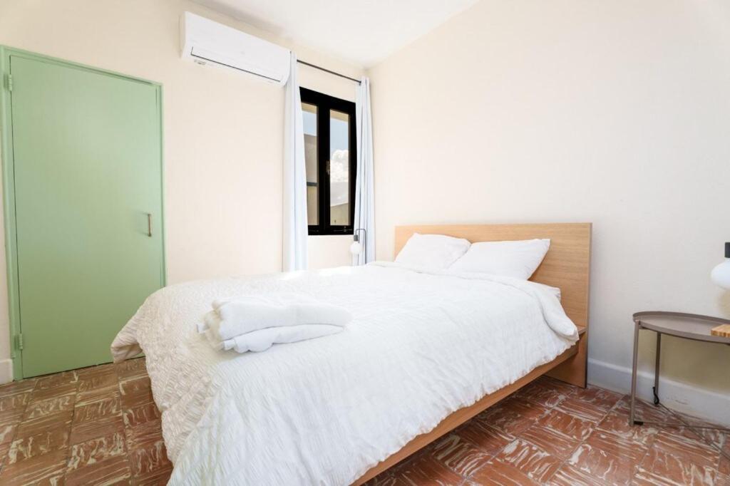 Sunny Escape Pool Apartment San Juan Ngoại thất bức ảnh